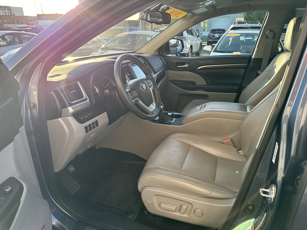 Used 2016 Toyota Highlander Limited V6 SUV
