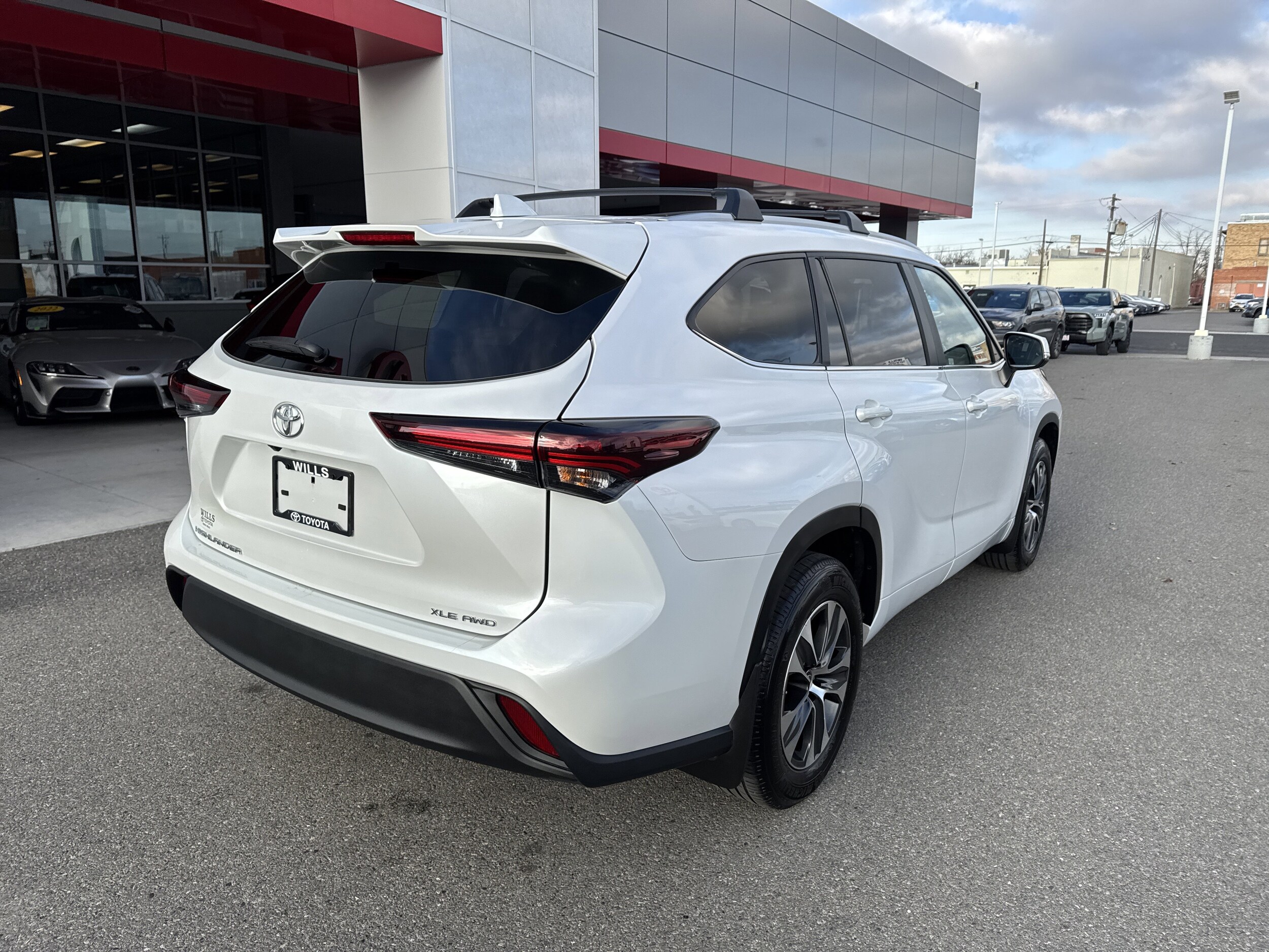 2024 Toyota Highlander XLE photo 4