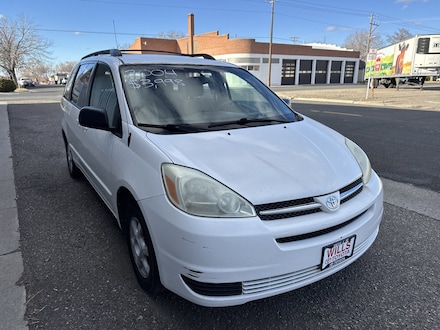 2004 Toyota Sienna CE w/8 Pass. Seating Van