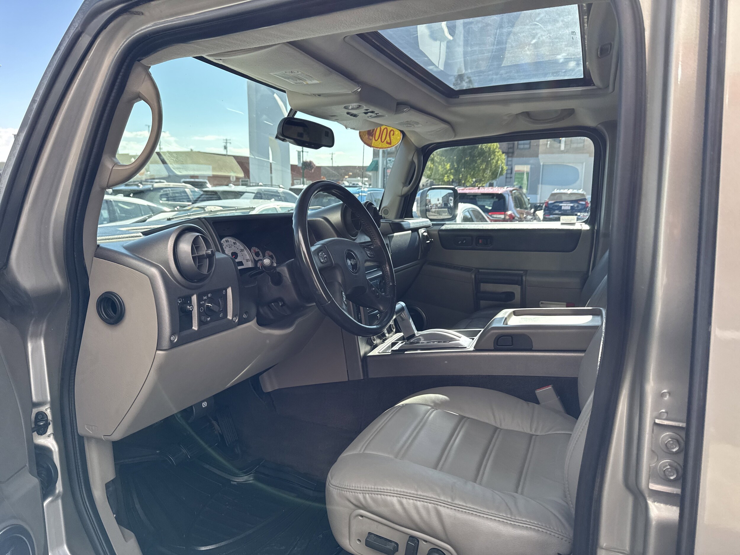 2004 Hummer H2 Base photo 2