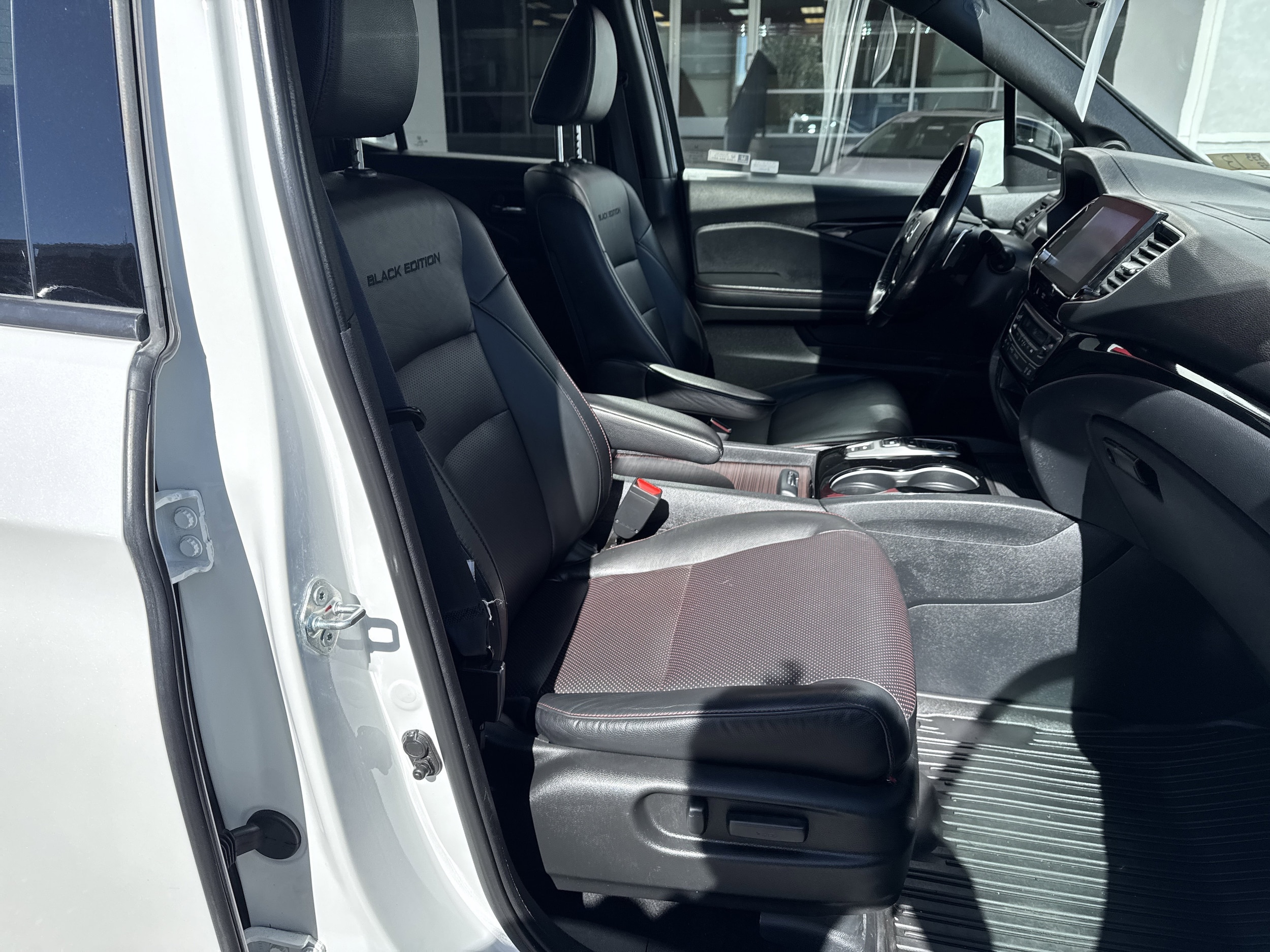 2021 Honda Ridgeline Black Edition - Photo 17