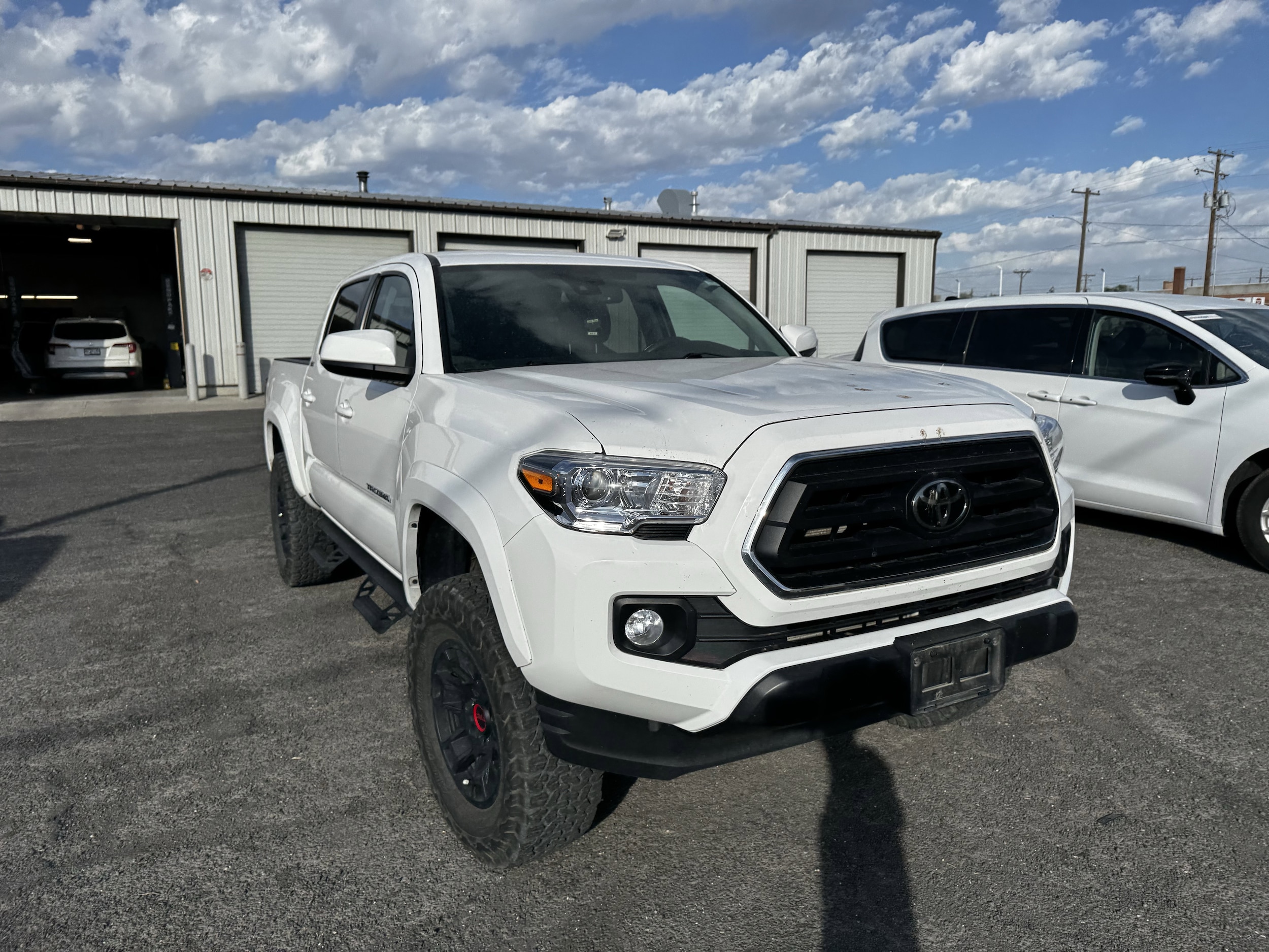 2023 Toyota Tacoma SR5 Double Cab 2WD V6 Auto Short Bed's photo