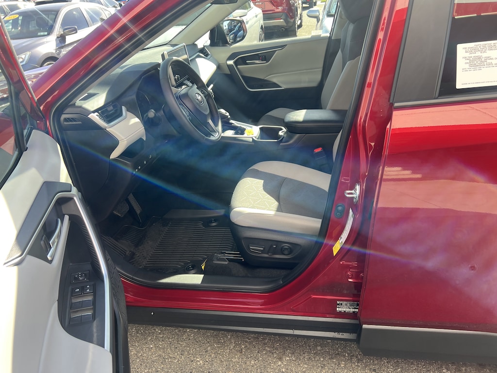 New 2025 Toyota RAV4 XLE SUV