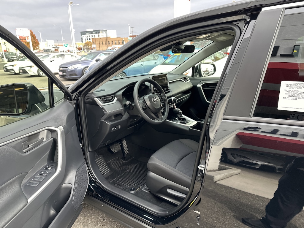 New 2025 Toyota RAV4 LE SUV
