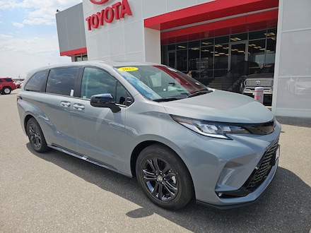 2025 Toyota Sienna XSE w/Blind Spot Monitor Minivan