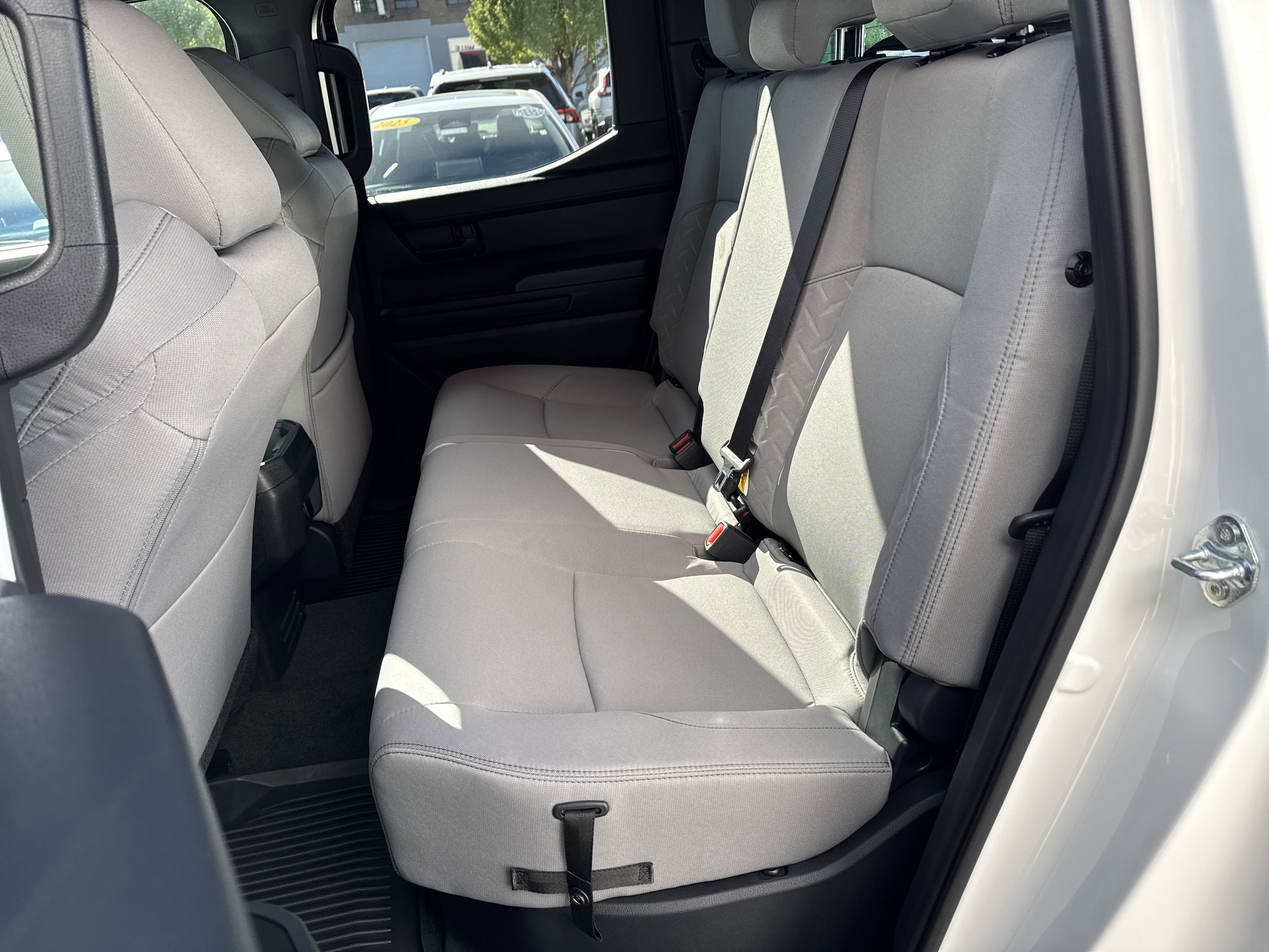 2025 Toyota Tacoma SR5 - Photo 11