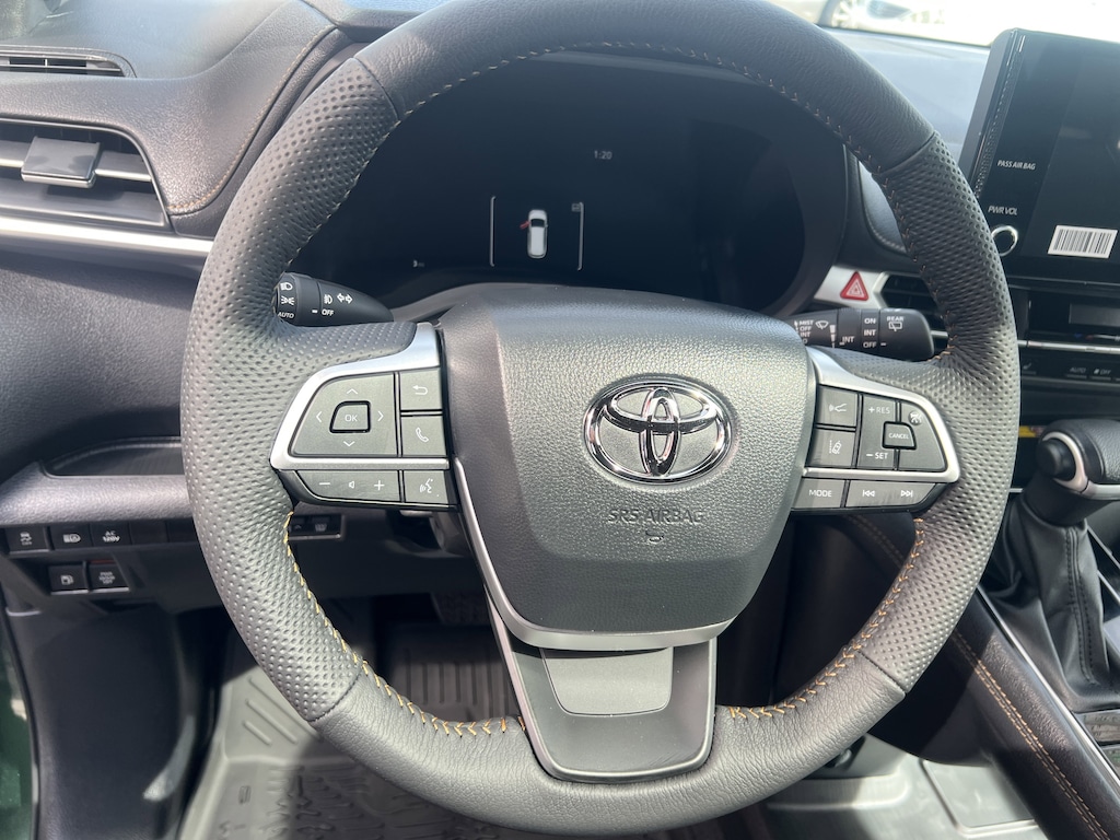 New 2026 Toyota Sienna Woodland Edition Van Passenger Van