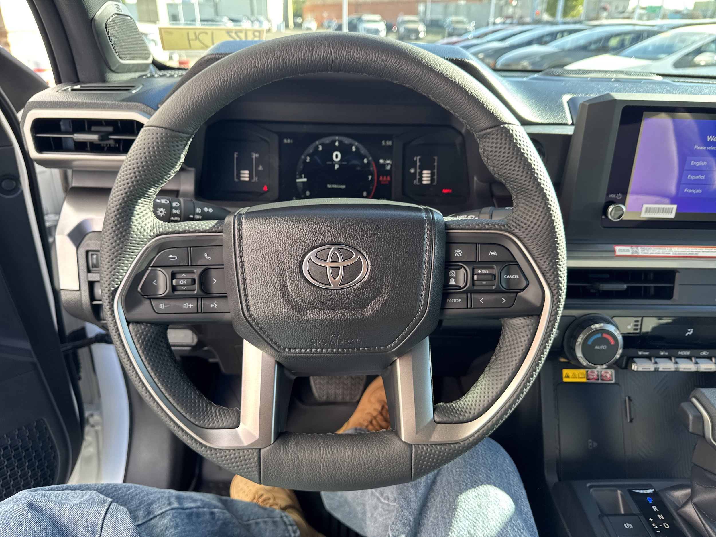 2025 Toyota Tacoma SR5 - Photo 17