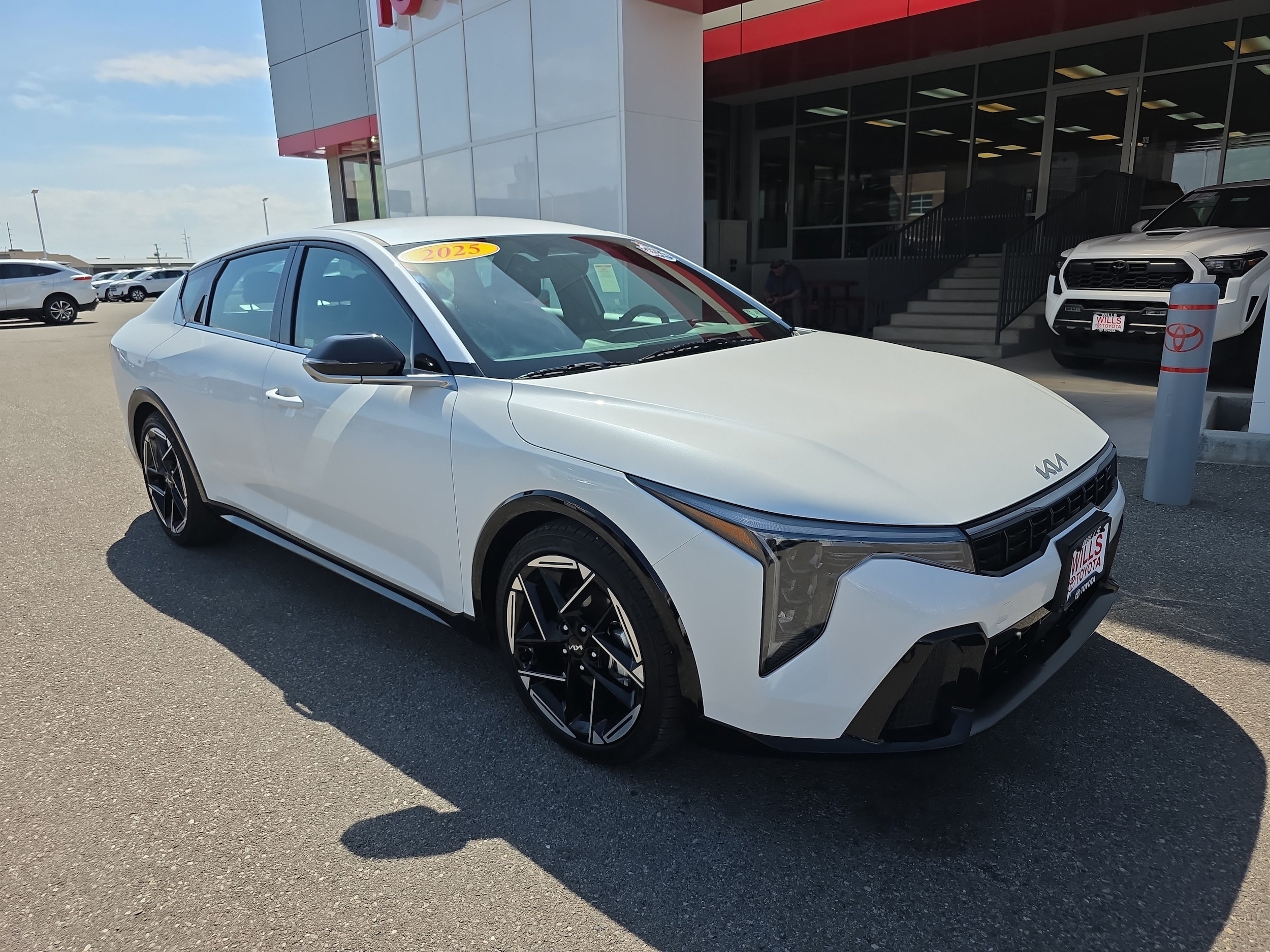 2025 Kia K4 GT-Line AT's photo