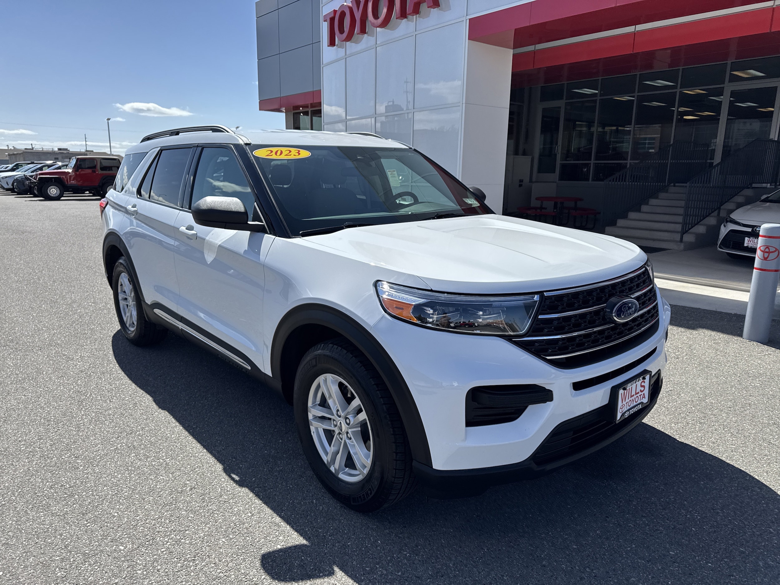 2023 Ford Explorer XLT 4WD's photo