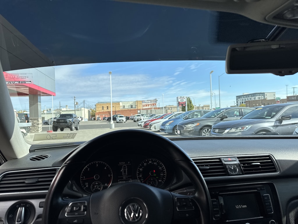 Used 2014 Volkswagen Passat 2.0L TDI SE w/Sunroof/Navigation Sedan