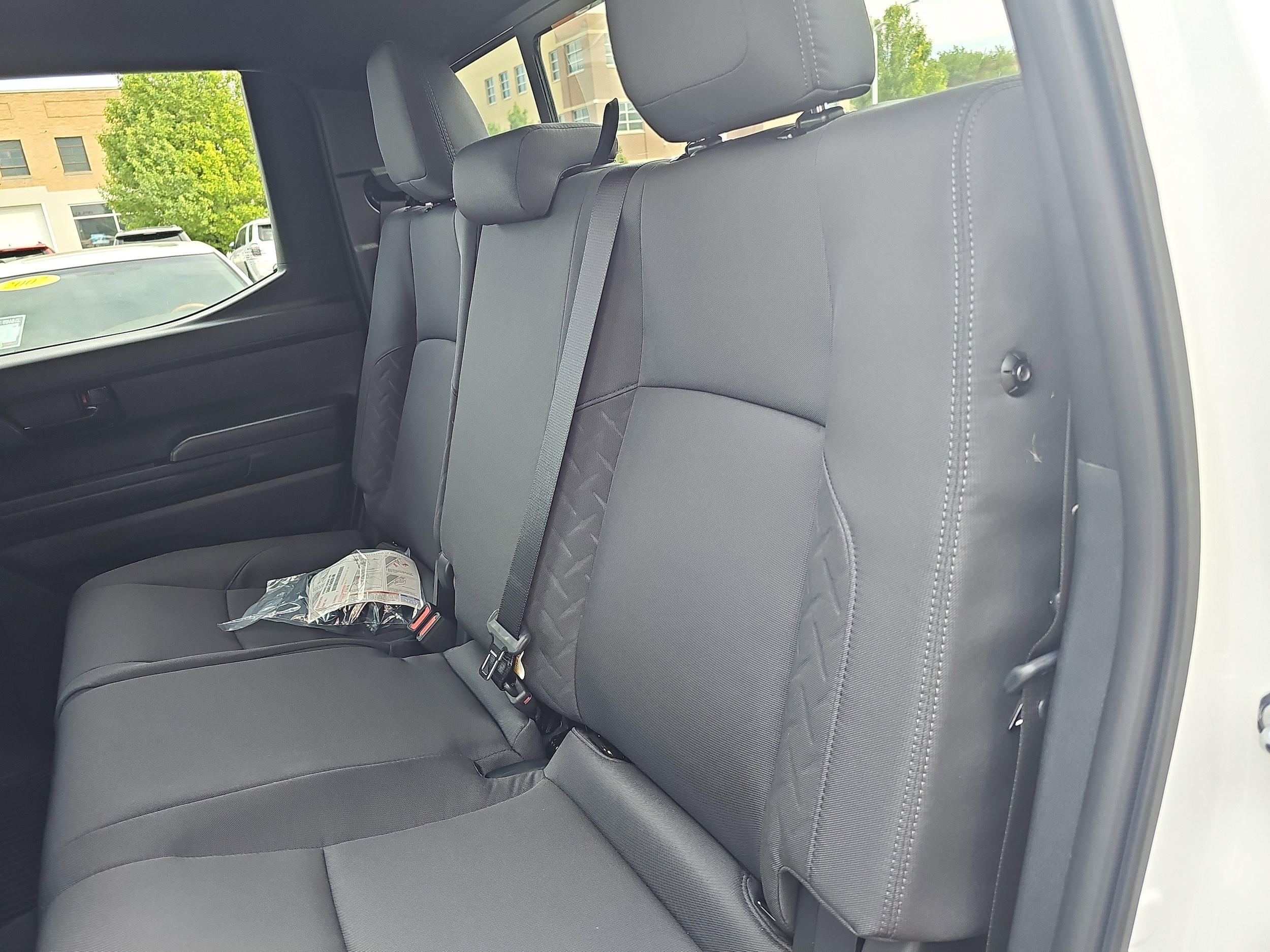 2025 Toyota Tacoma SR5 - Photo 12