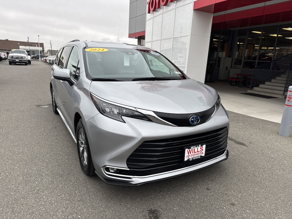 Used 2024 Toyota Sienna XLE 7 Passenger Van Passenger Van