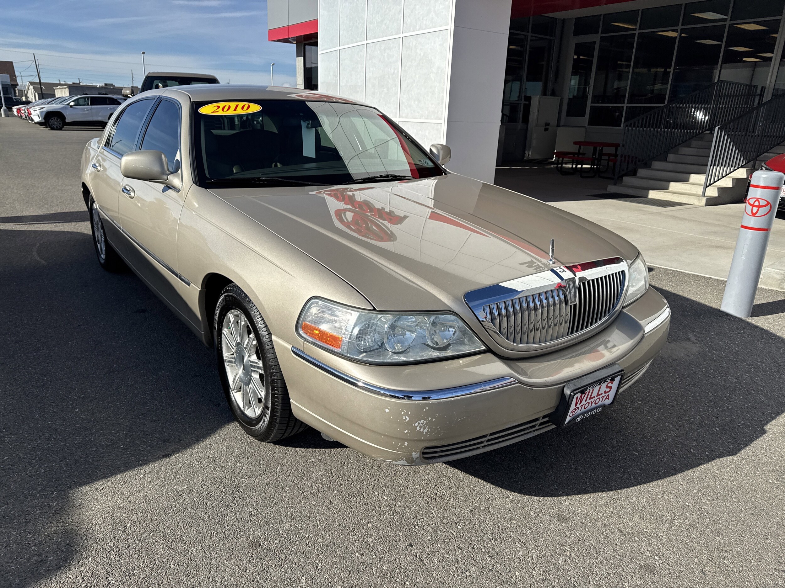 2010 Lincoln Town Car Signature Limited