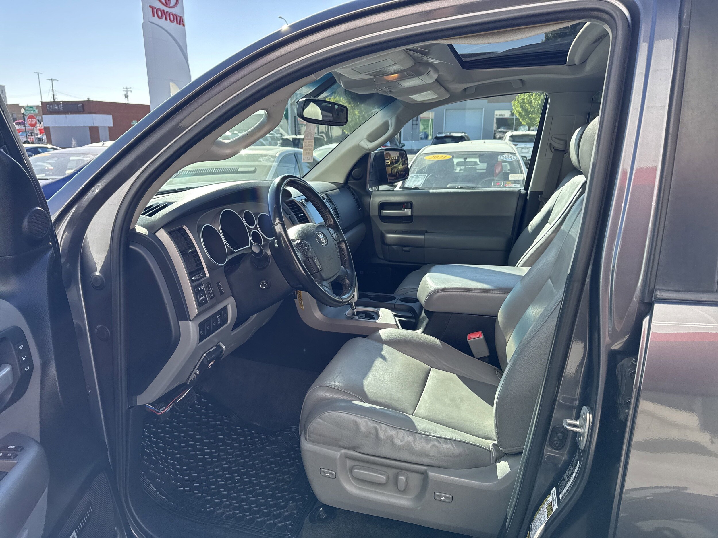 2013 Toyota Sequoia Limited photo 2