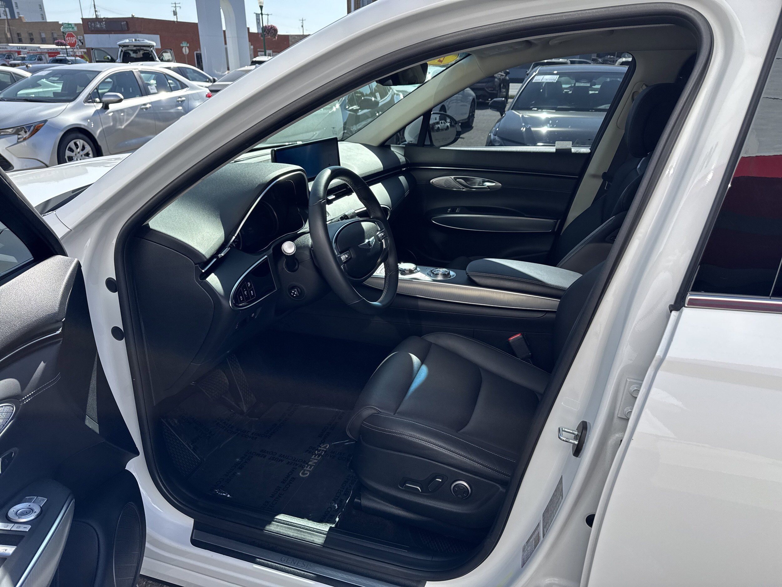 2023 Genesis GV70 2.5T photo 2