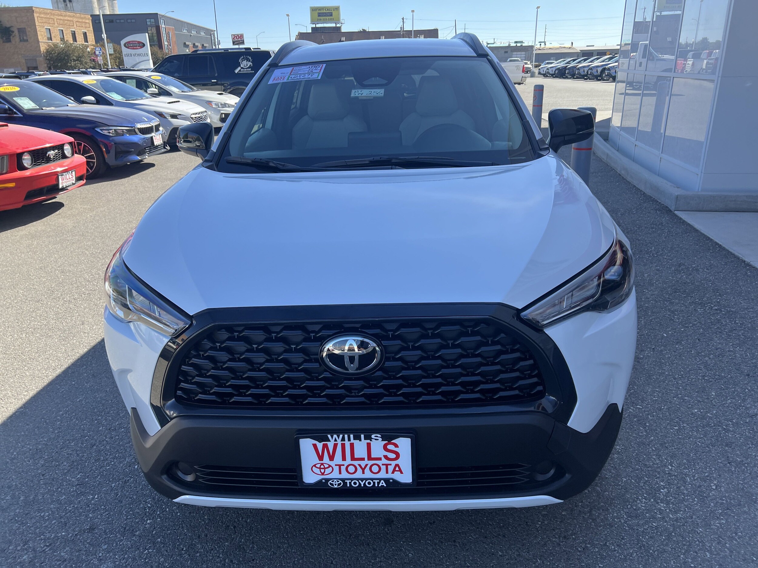 2025 Toyota Corolla Cross LE photo 3