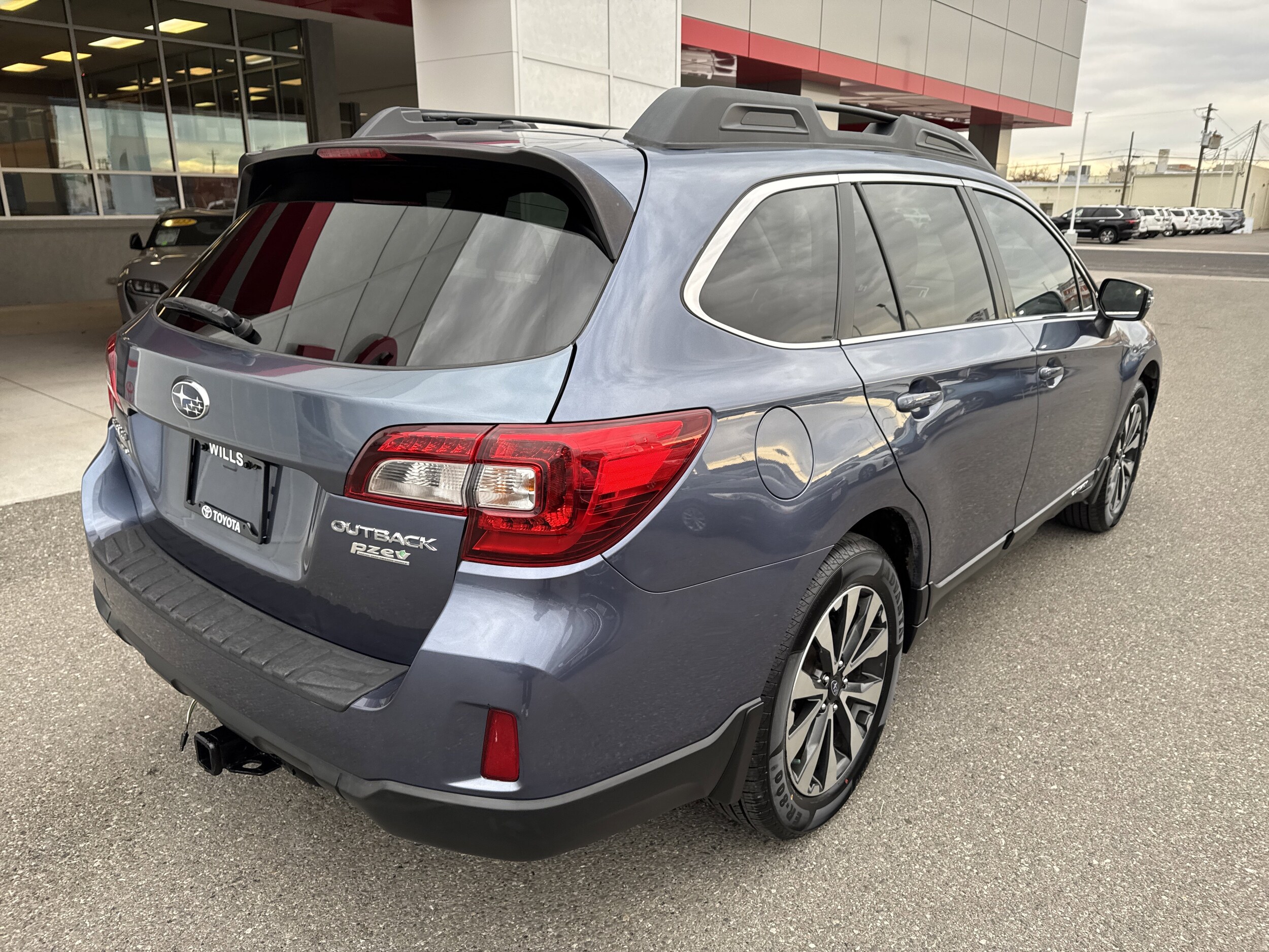 2015 Subaru Outback 2.5i Limited photo 4