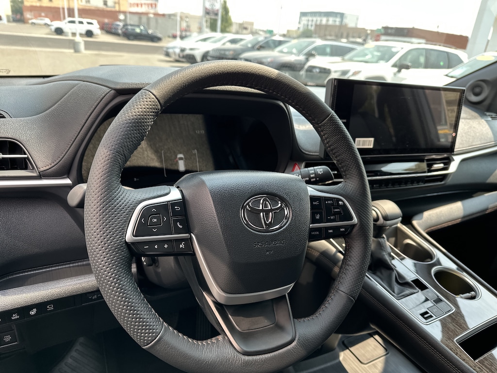 New 2026 Toyota Sienna Platinum Van Passenger Van
