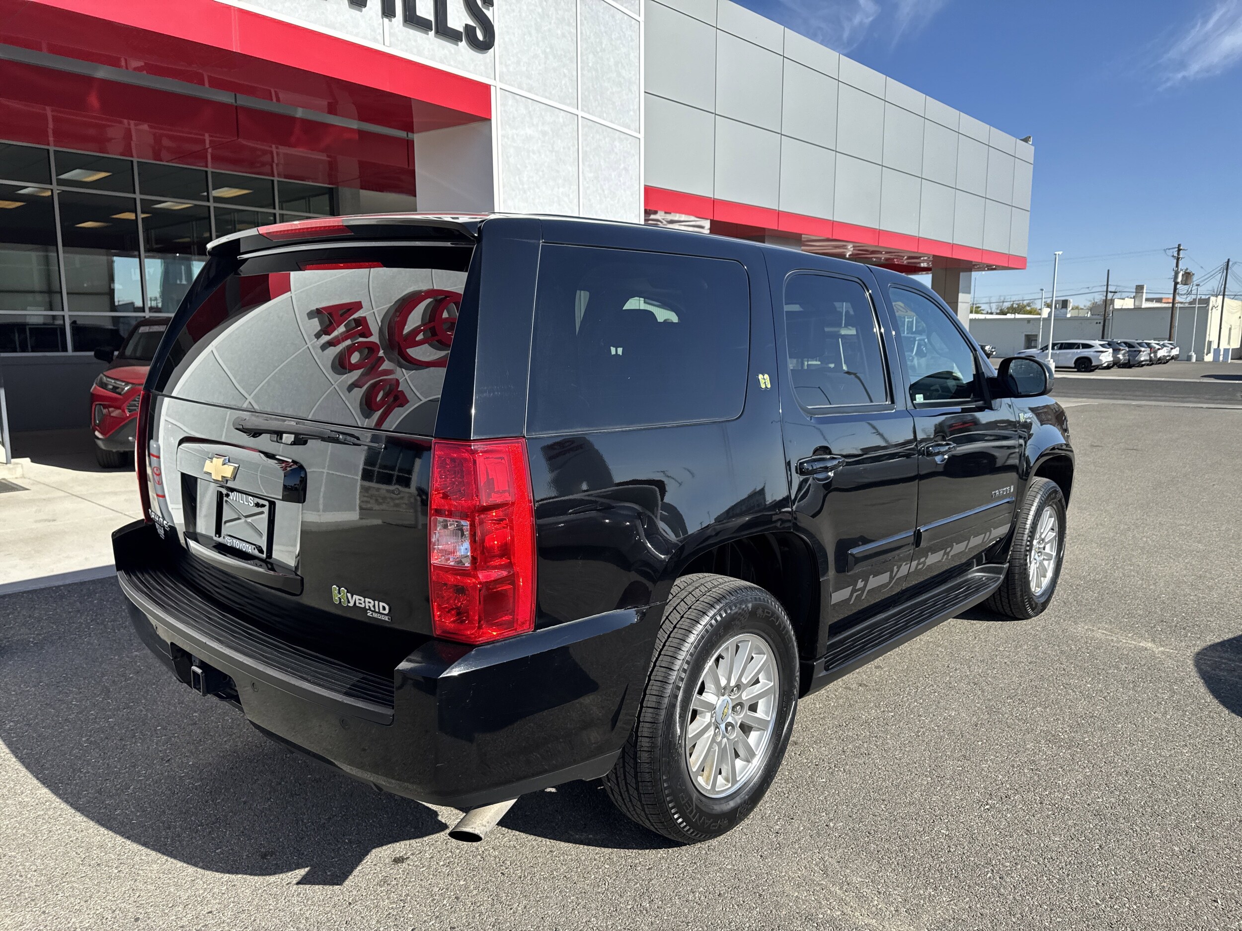 2008 Chevrolet Tahoe Hybrid photo 2