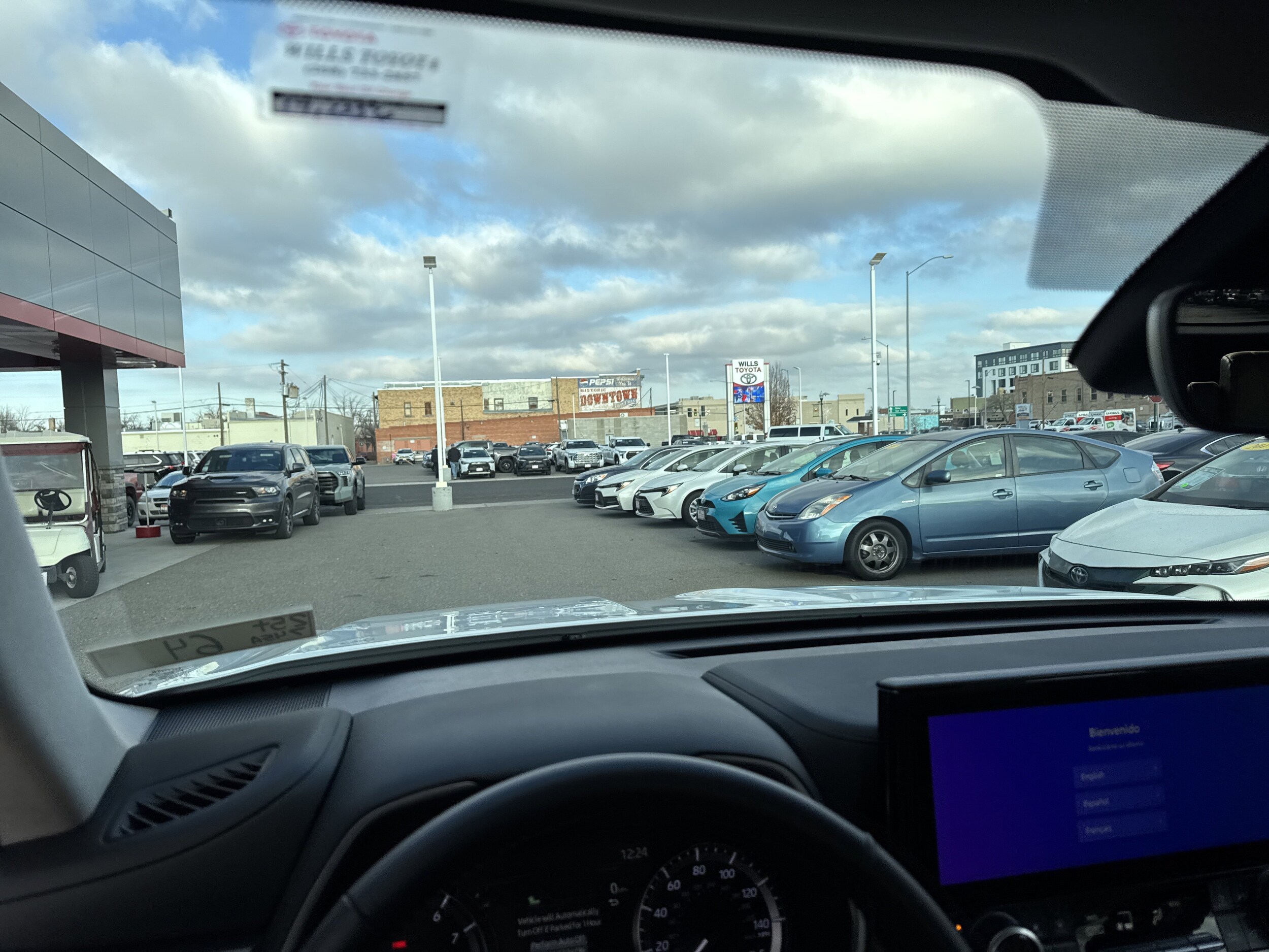 2024 Toyota Highlander XLE photo 3