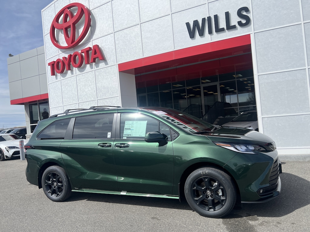 New 2026 Toyota Sienna Woodland Edition Van Passenger Van