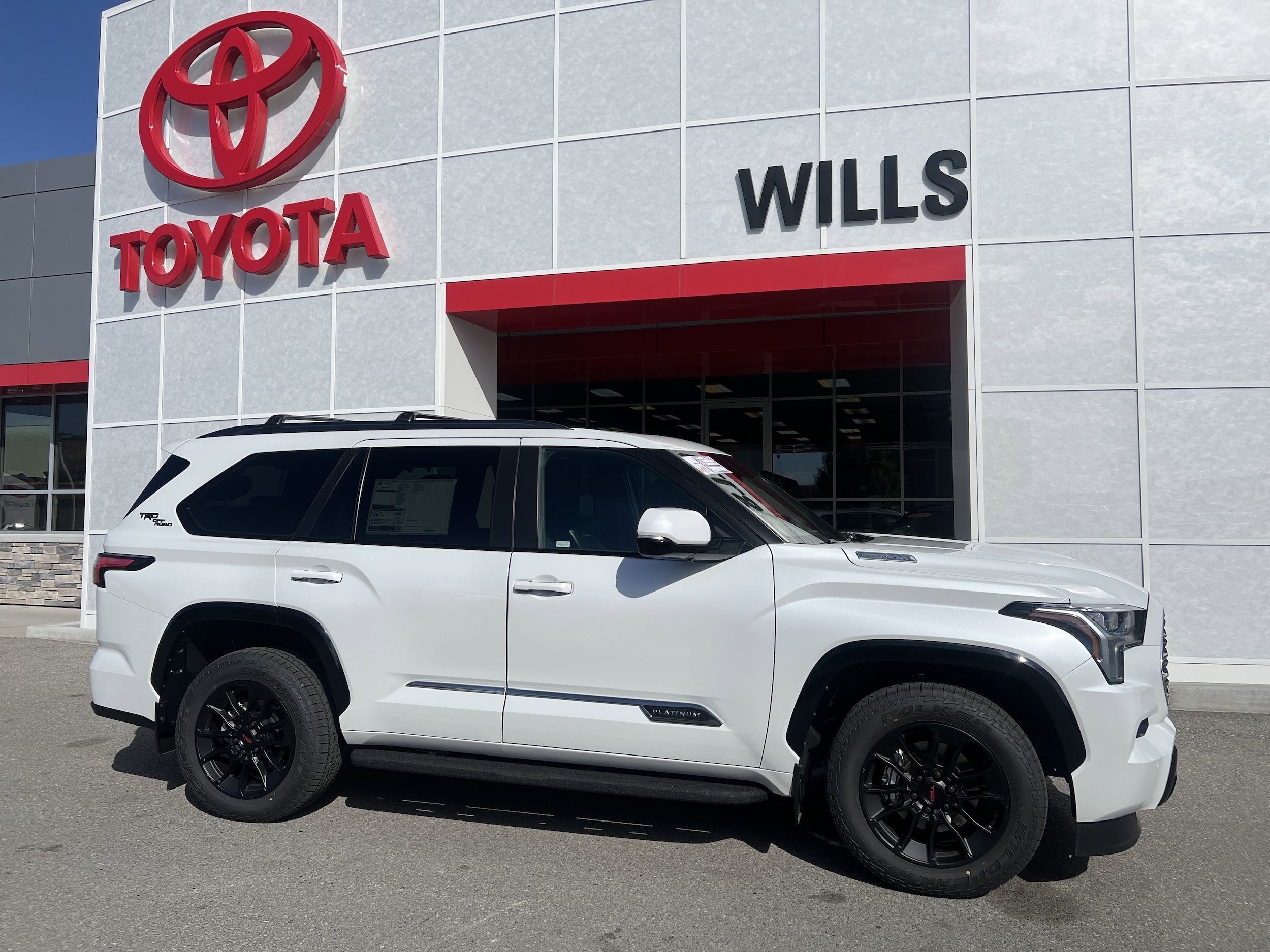 2026 Toyota Sequoia Platinum 4WD i-FORCE MAX Hybrid's photo