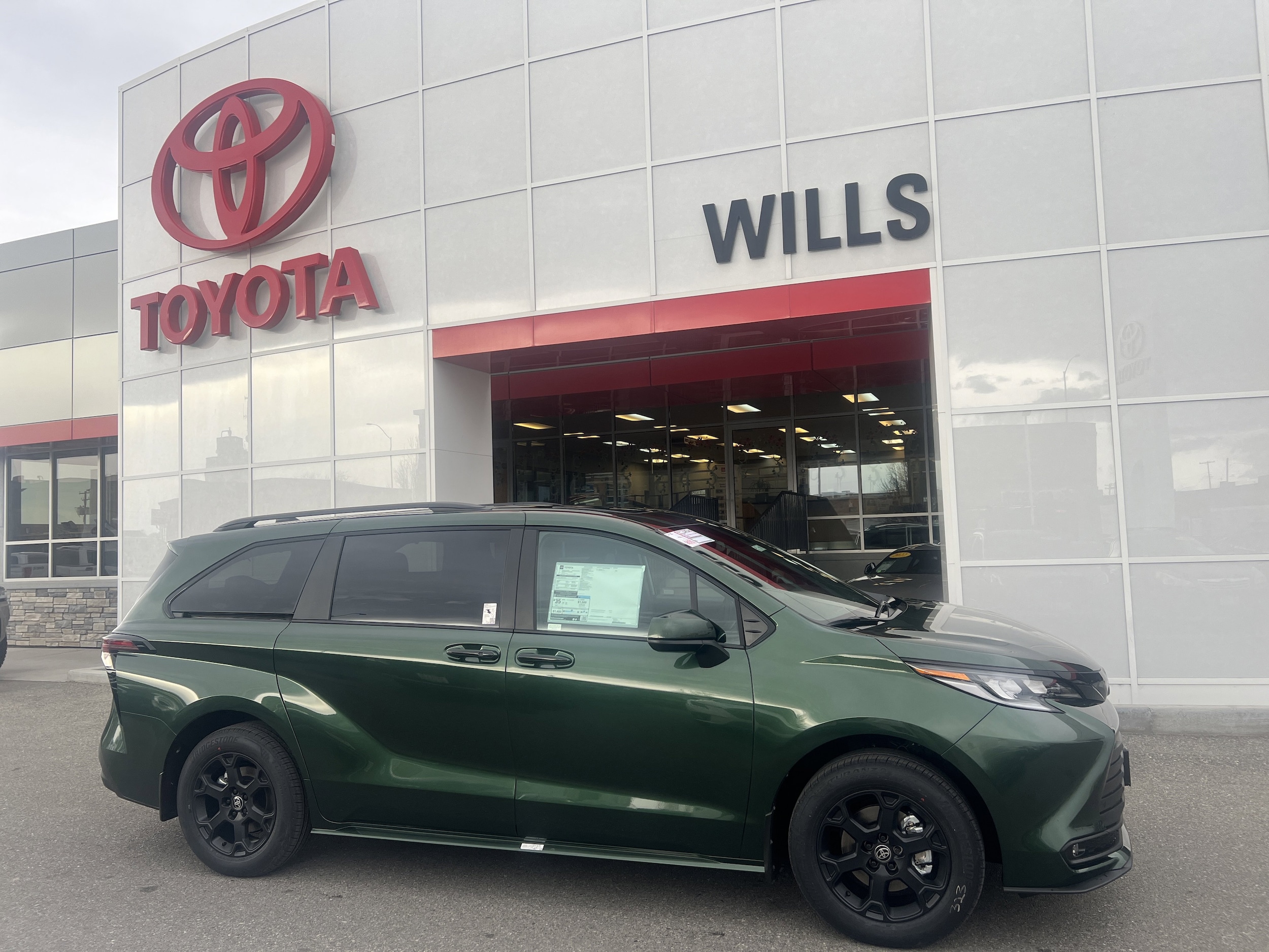 2026 Toyota Sienna Woodland Edition's photo