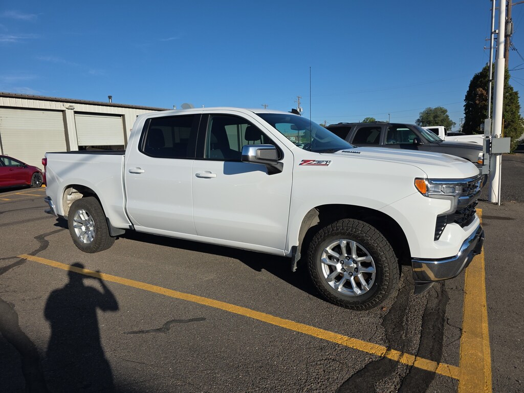 Used 2024 Chevrolet Silverado 1500 LT w/1LT Truck Crew Cab