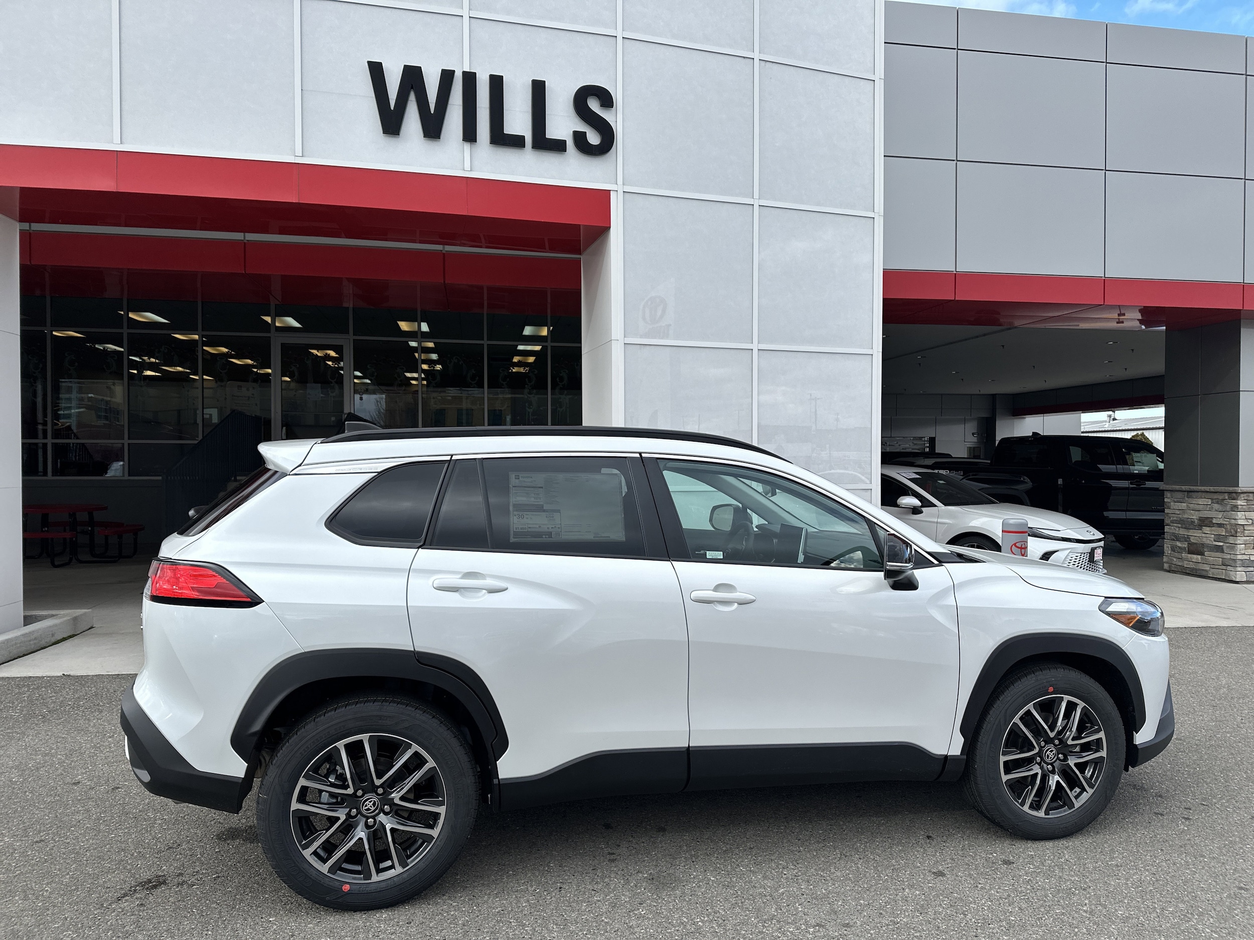 2026 Toyota Corolla Cross XLE's photo