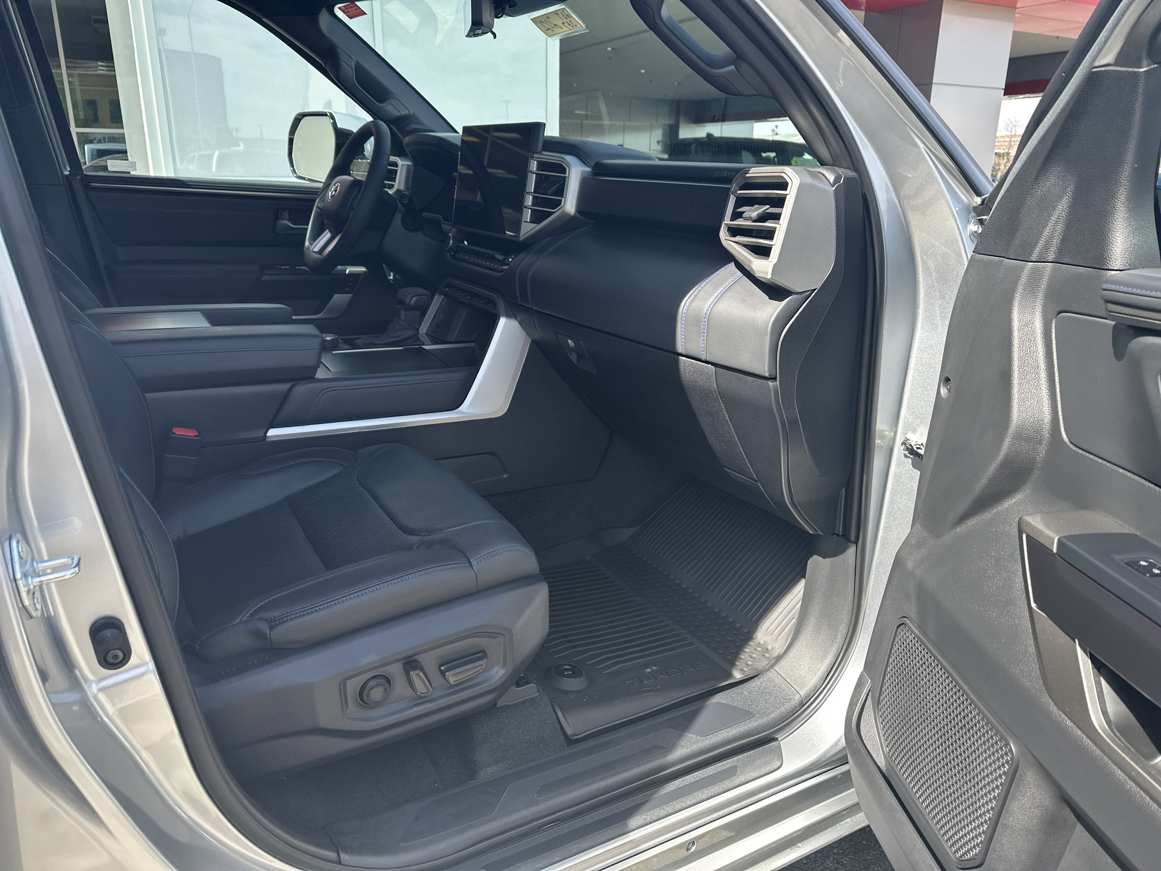 2026 Toyota Tundra Platinum - Photo 9