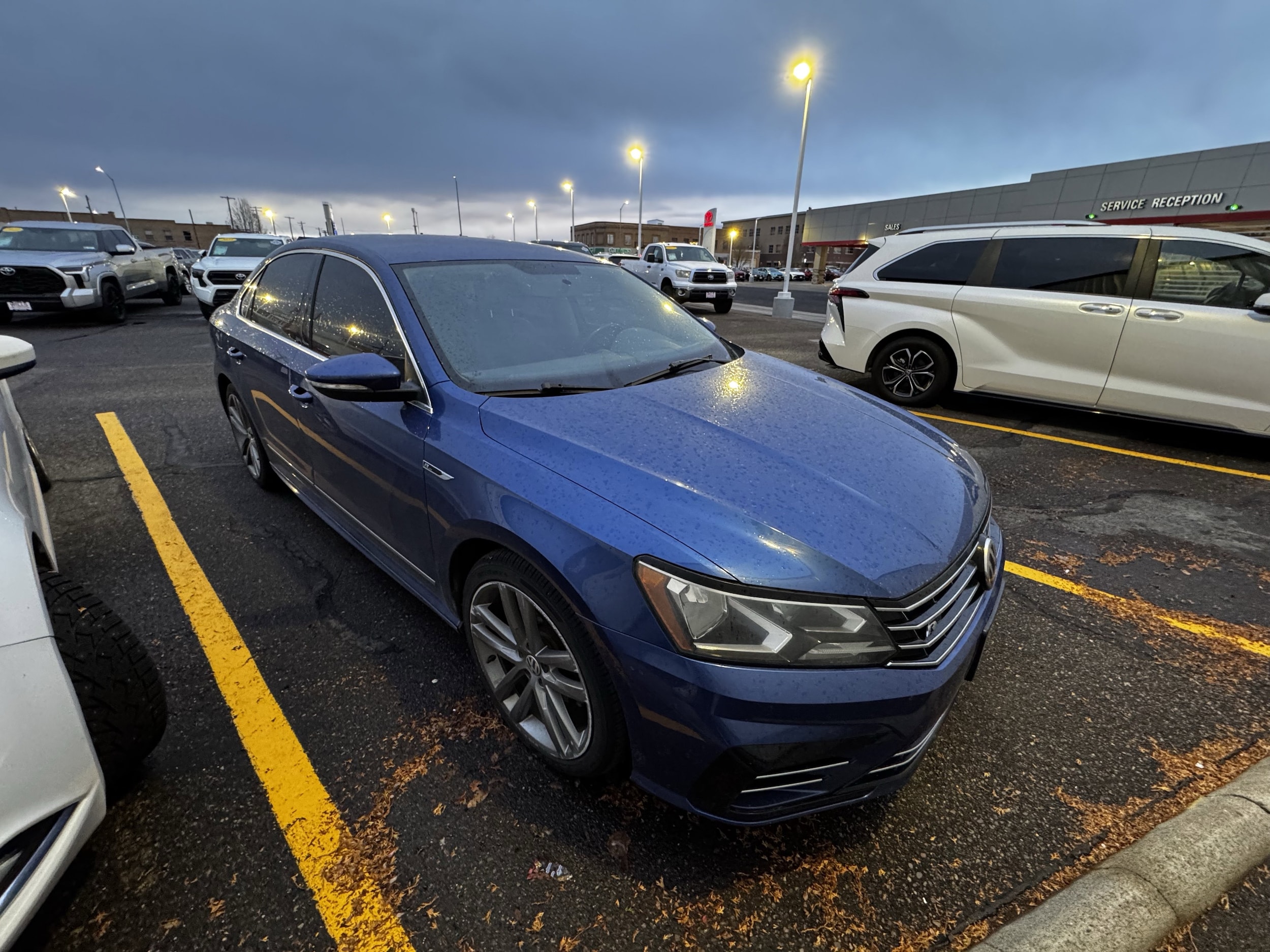 2017 Volkswagen Passat R-Line's photo