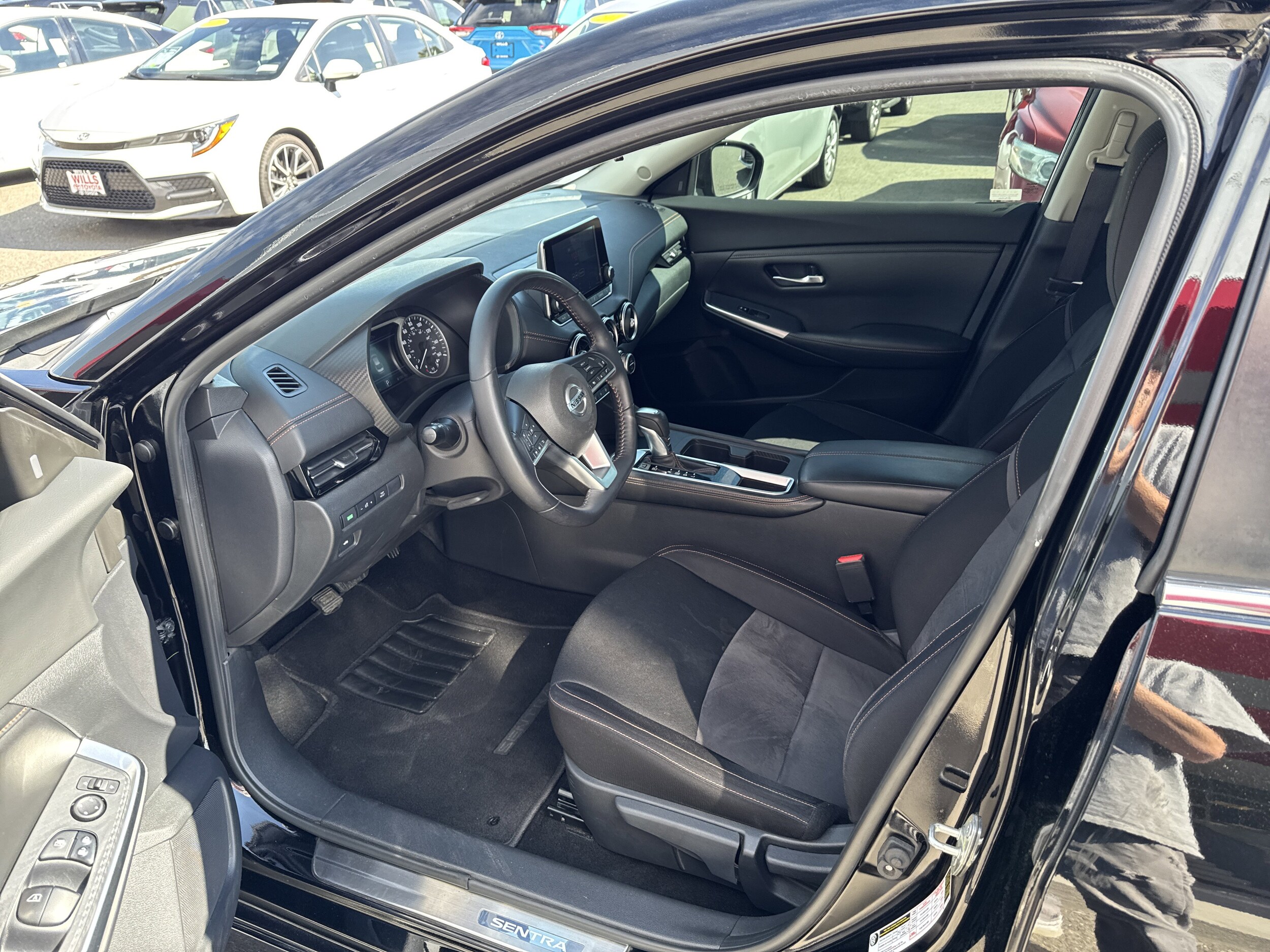 2020 Nissan Sentra SR photo 2