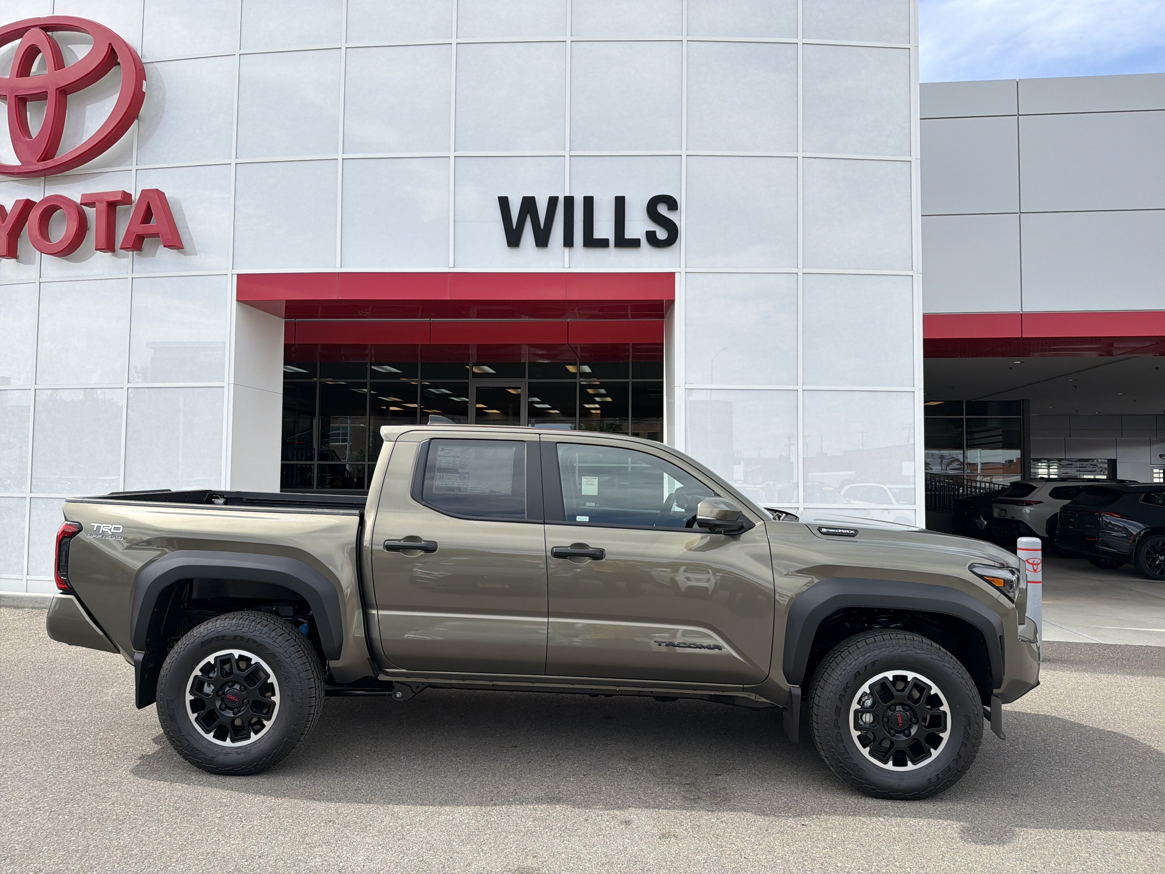 2026 Toyota Tacoma i-FORCE MAX TRD Off-Road i-FORCE MAX Truck Double Cab