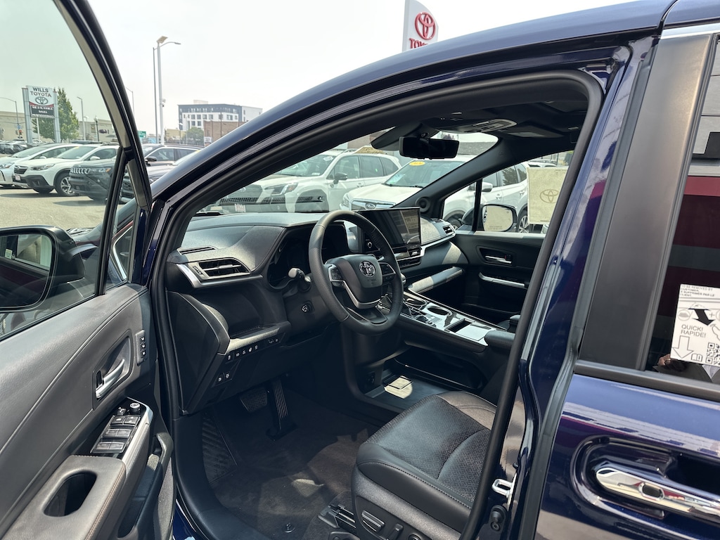 New 2026 Toyota Sienna Platinum Van Passenger Van