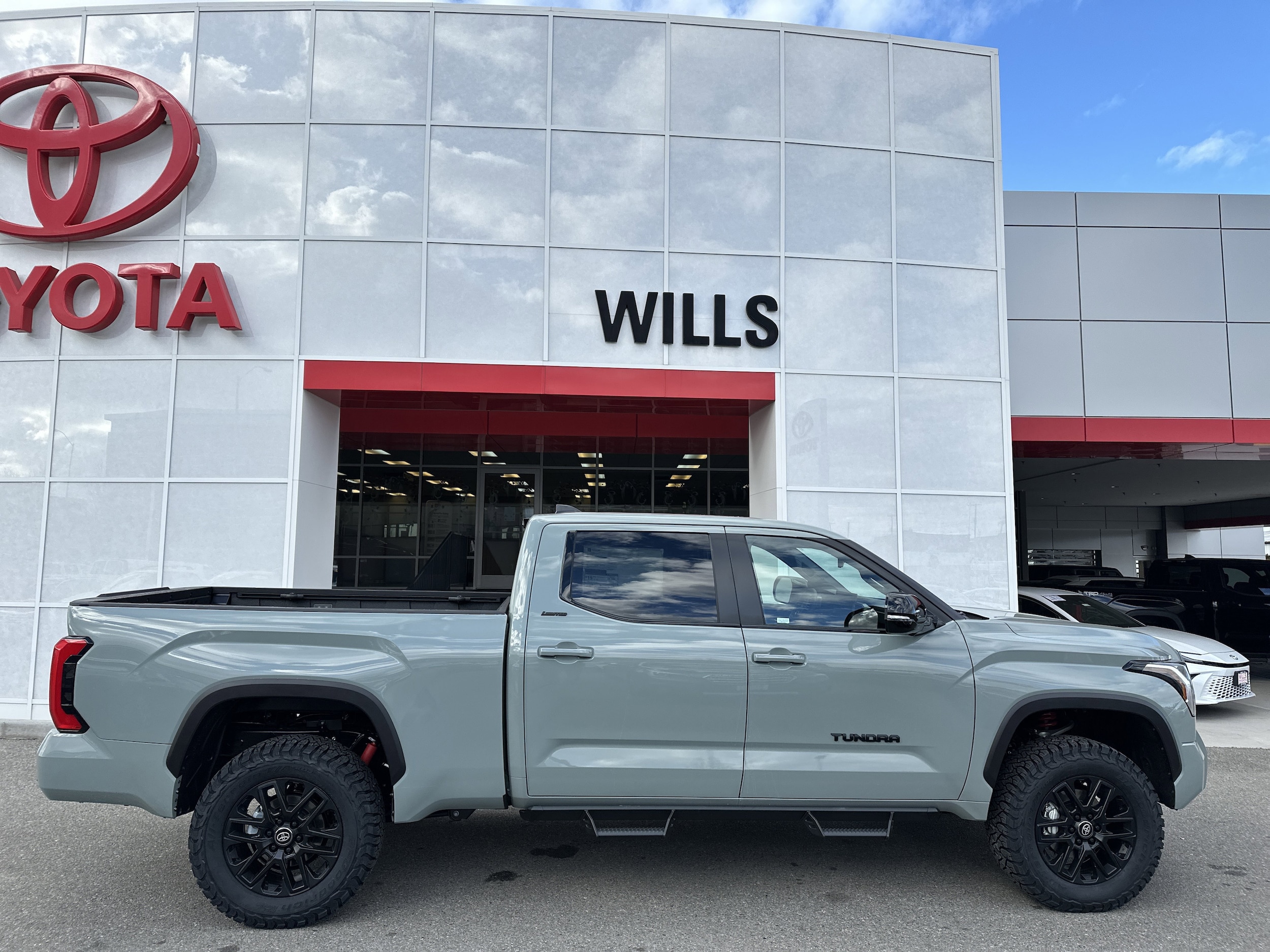 2026 Toyota Tundra Limited's photo