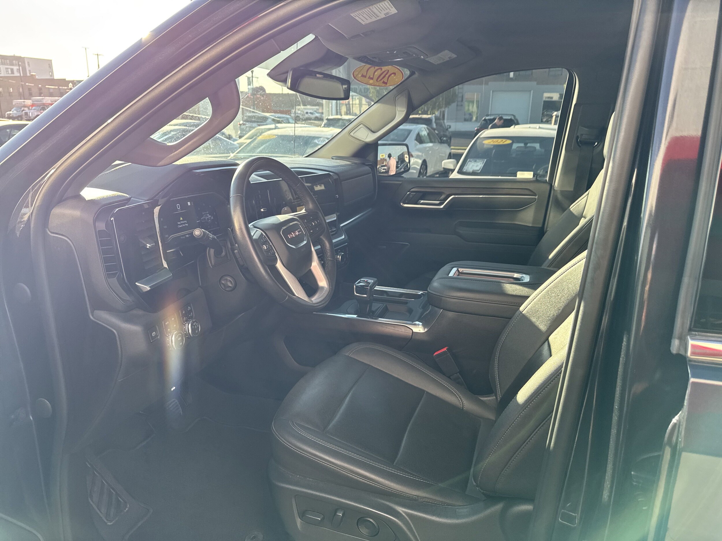 2022 Gmc Sierra 1500 SLT photo 2