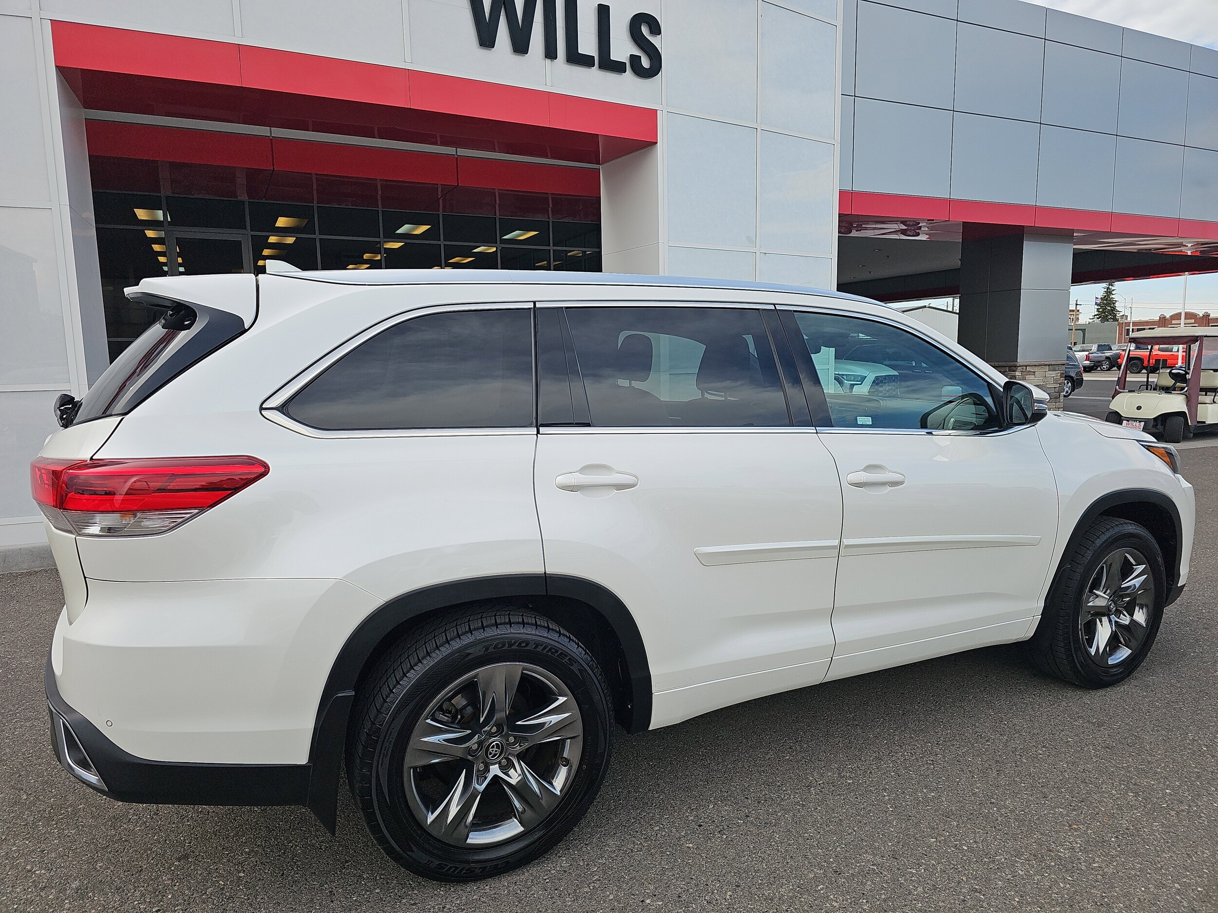 2018 Toyota Highlander Limited Platinum photo 3