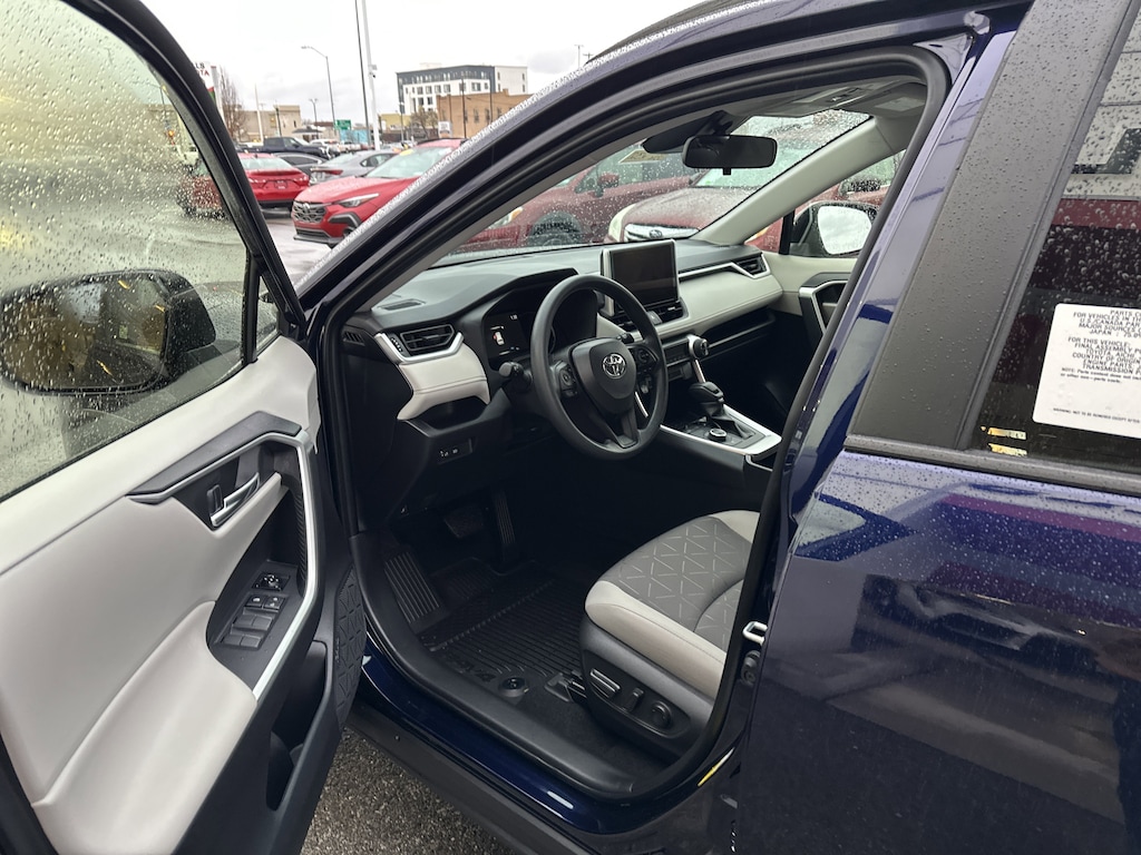 New 2025 Toyota RAV4 Hybrid XLE SUV