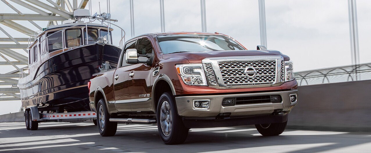 2017 Nissan Titan vs. 2017 Nissan Titan XD Towing Capabilities near Ozark, MO