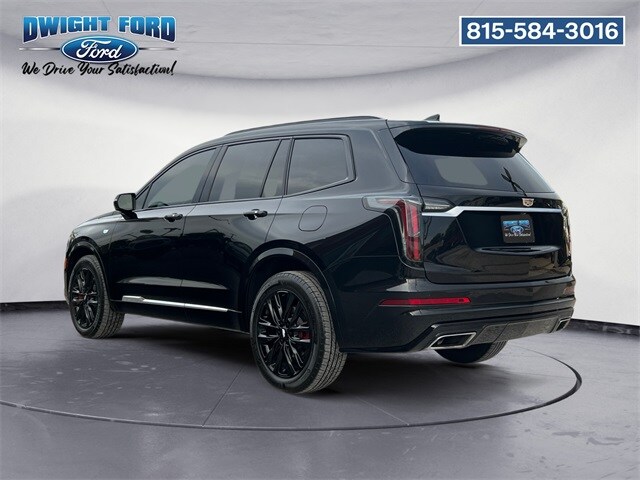 2023 Cadillac XT6 Sport photo 2