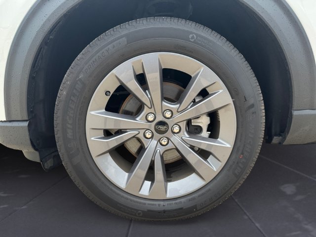 2026 Ford Explorer Active - Photo 13