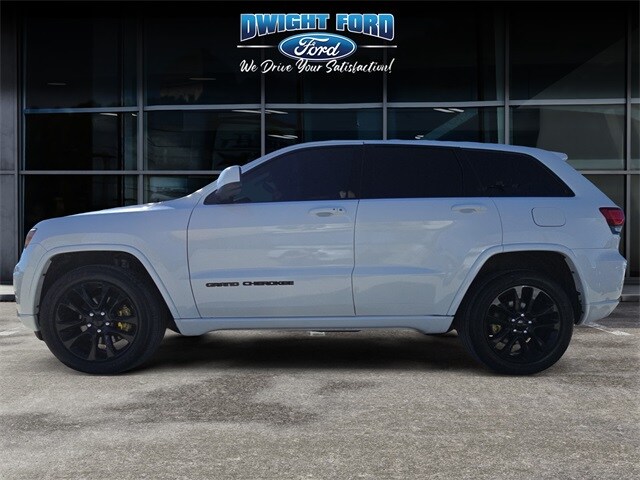 2021 Jeep Grand Cherokee Laredo X photo 2