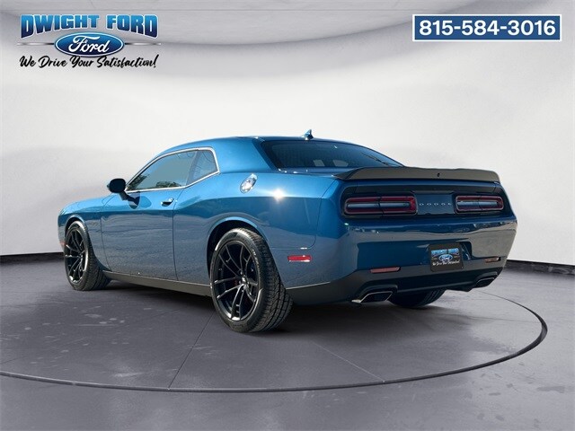 2023 Dodge Challenger R/T photo 3
