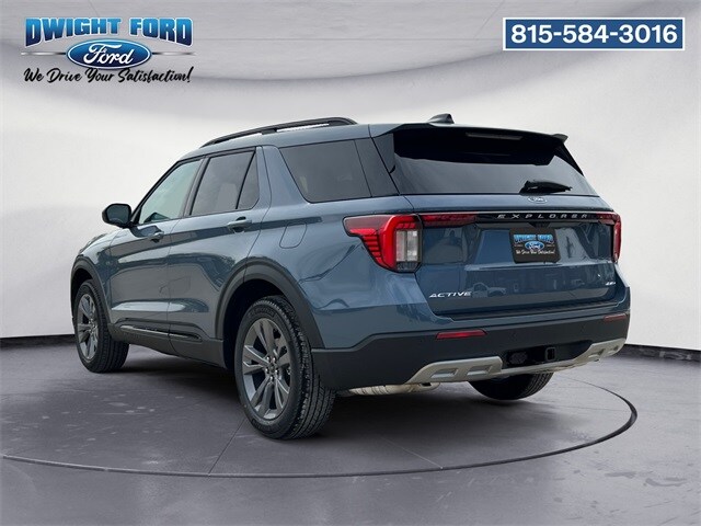 2026 Ford Explorer photo 3