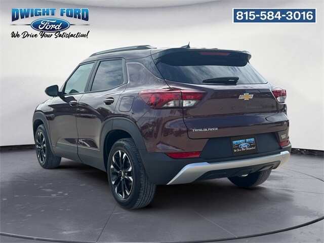 2023 Chevrolet Trailblazer LT photo 2
