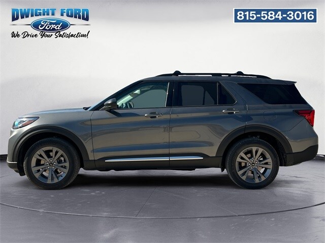 2025 Ford Explorer photo 2