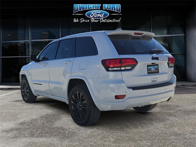 2021 Jeep Grand Cherokee Laredo X photo 3