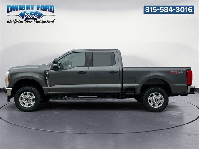 2026 Ford F-250 XLT photo 2