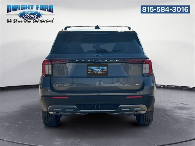 2025 Ford Explorer photo 4